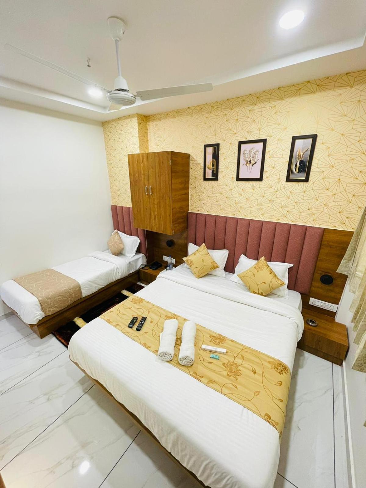 Hotel Avenue Sky Ahmedabad Exterior foto